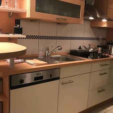 Hochwertiges Voll Moebliertes Reiheneckhaus Geeignet Fuer Laengerfristige Geschaeftsreisende Familie Mit Kindern